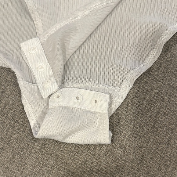 Bardot Off-White Sleeveless Mock Bodysuit - Picture 3 of 7